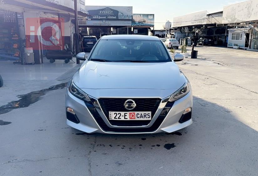 نيسان ألتيما